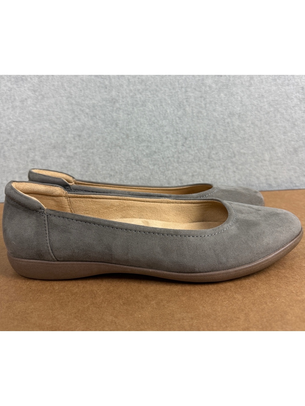 Naturalizer round toe ballet flat